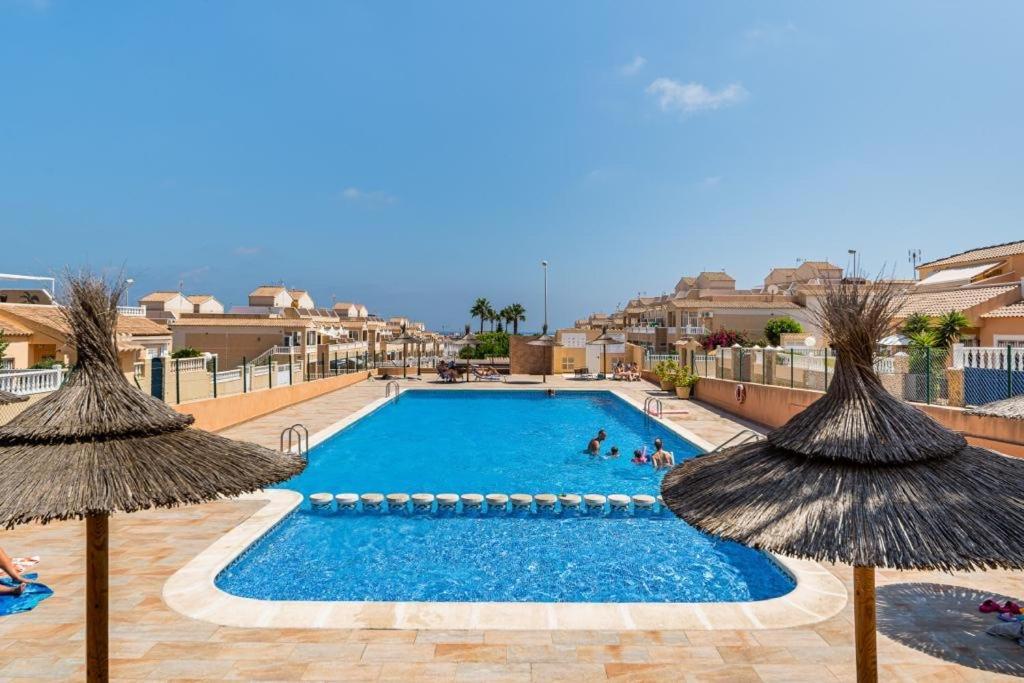 شقة Orihuela Costa Torrevieja Dehesa de Campoamor  المظهر الخارجي الصورة